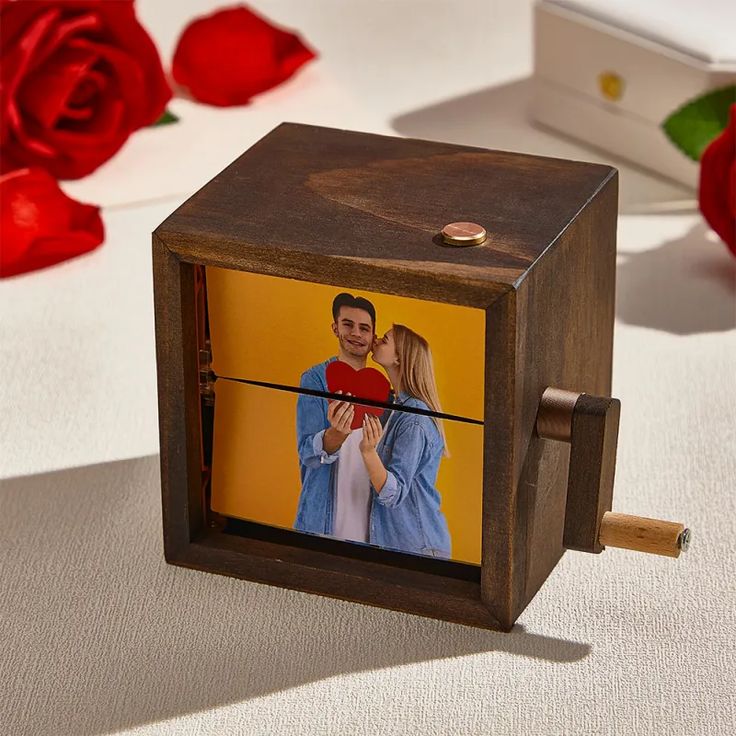 🎁 Custom Crank Photo Box – Turn Memories Into Magic ✨